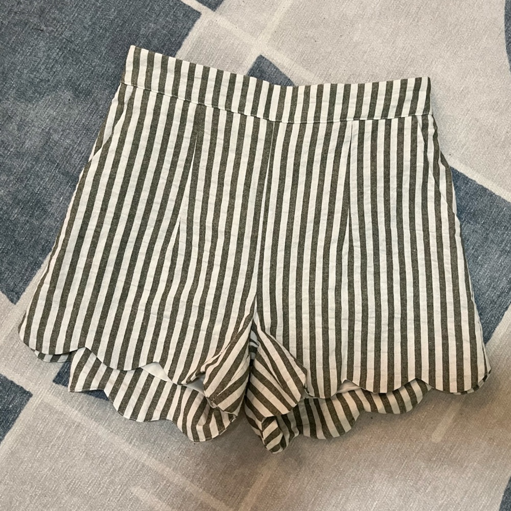 Eesome small green and white striped scalloped shorts